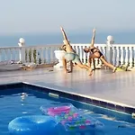 Relax 4*