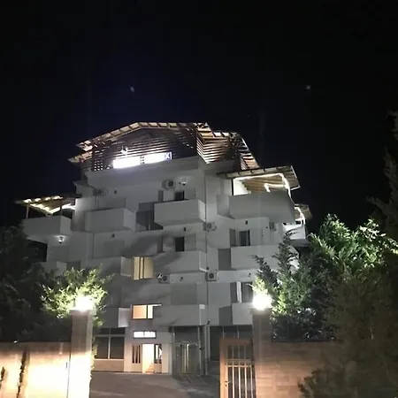 Relax Ξενοδοχείο 4*