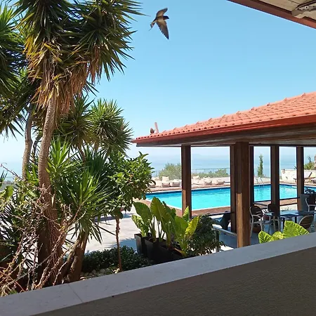 Relax Ξενοδοχείο 4*